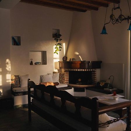 Romano Garden House - Land Tales Agios Romanos Esterno foto