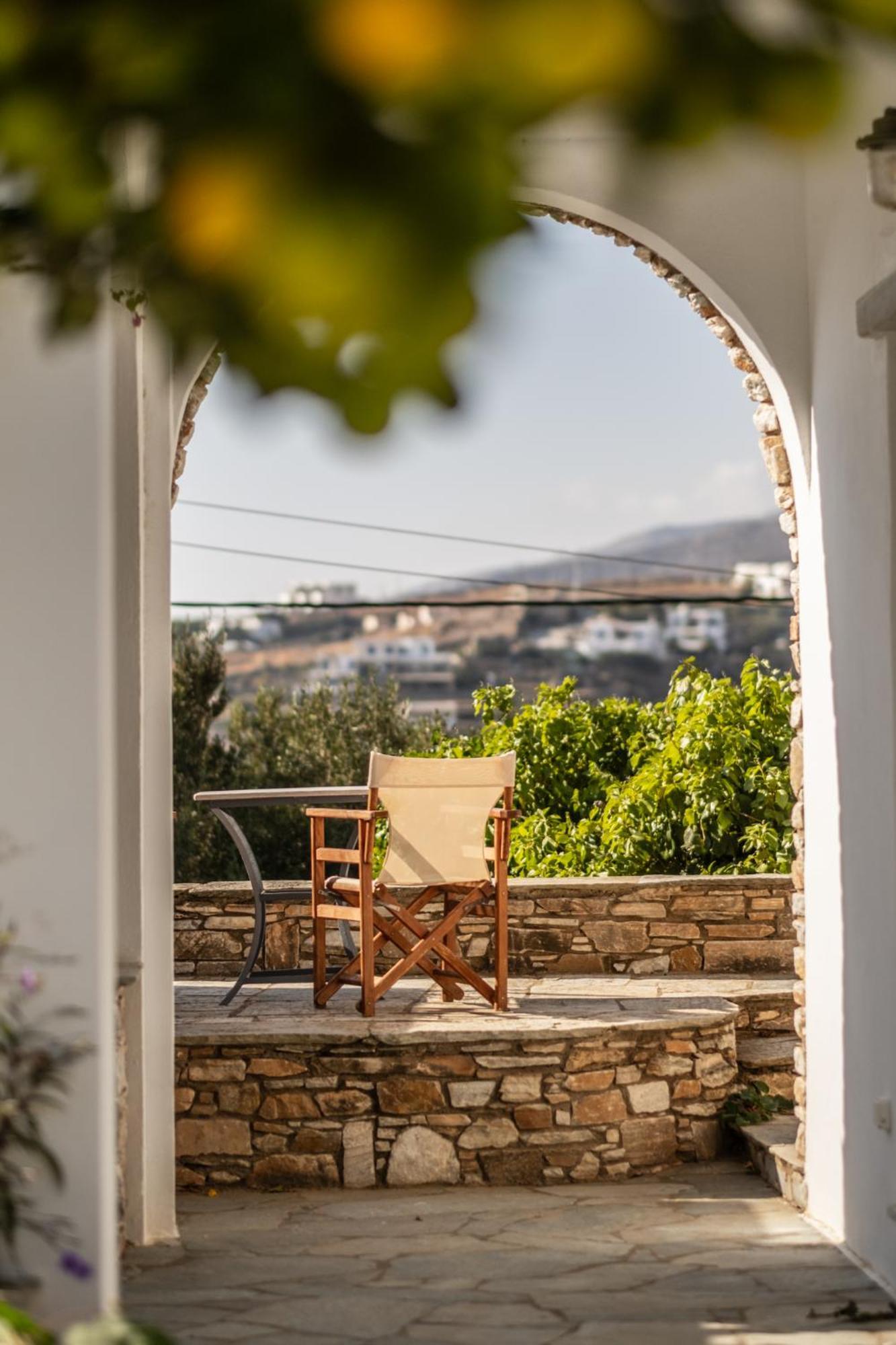 Romano Garden House - Land Tales Agios Romanos Esterno foto