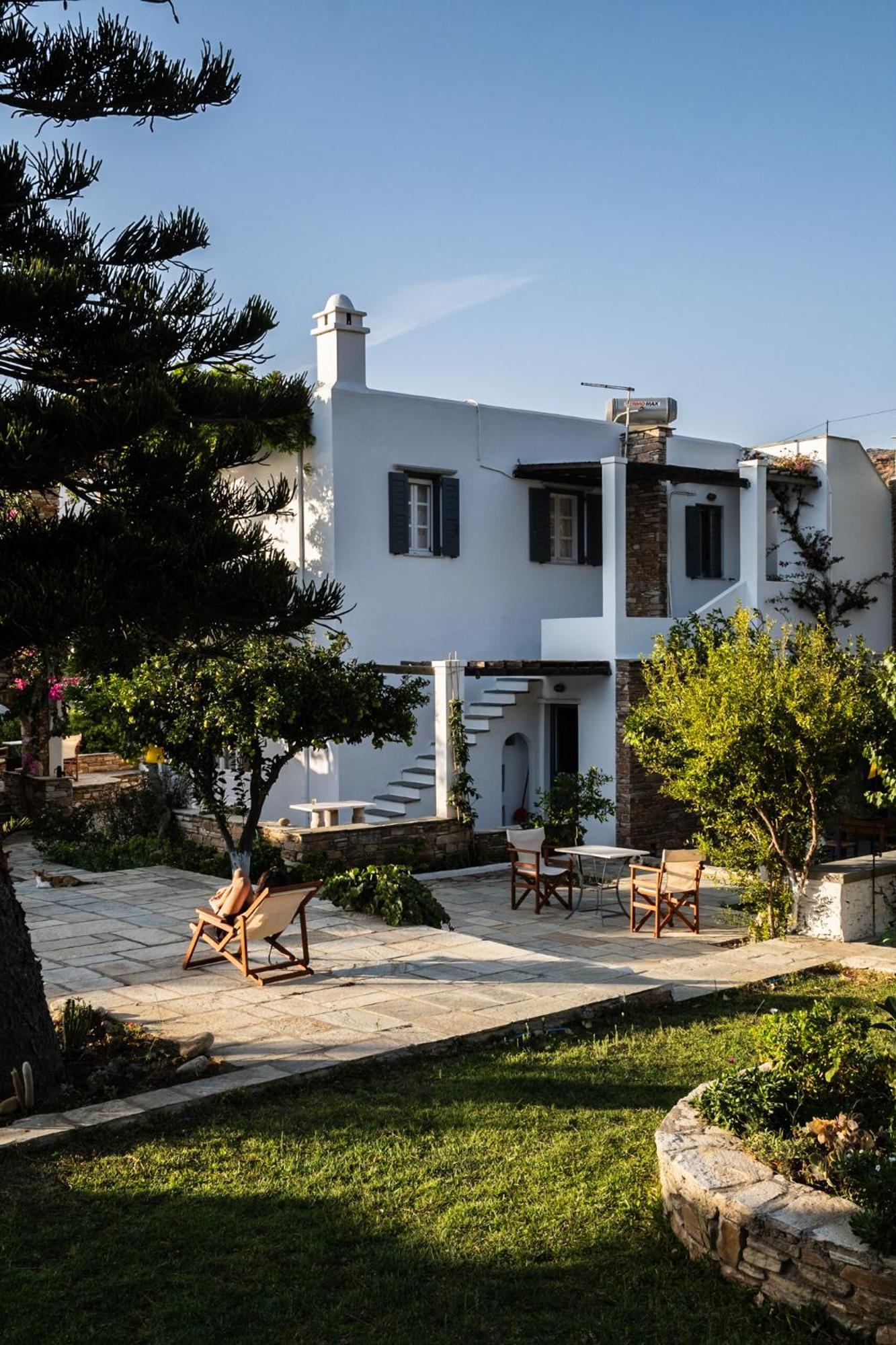 Romano Garden House - Land Tales Agios Romanos Esterno foto