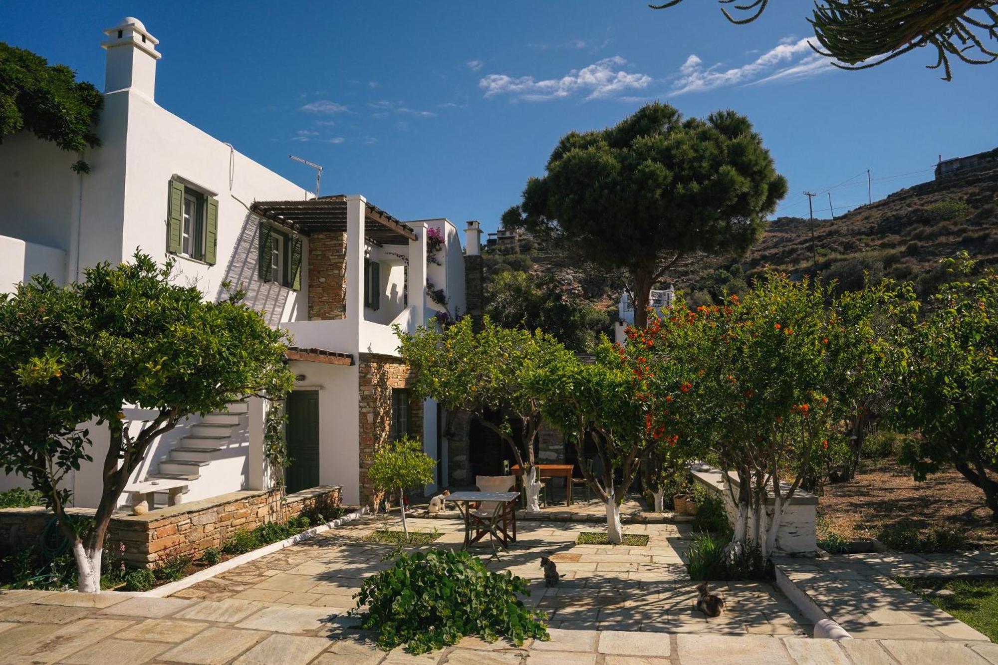 Romano Garden House - Land Tales Agios Romanos Esterno foto